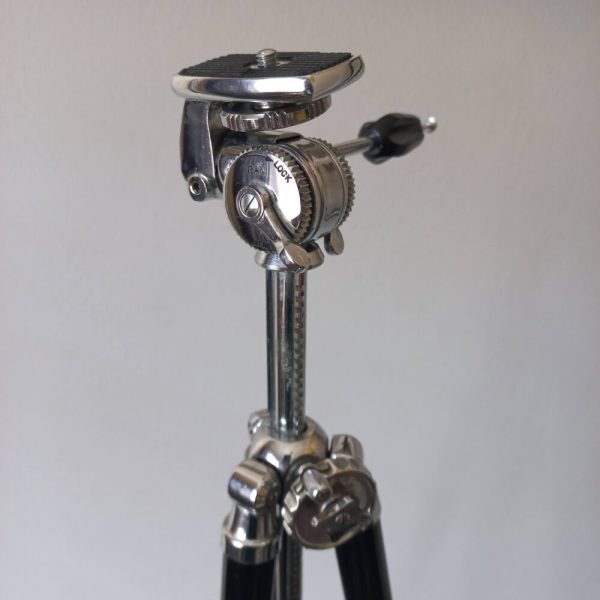 03_Camera-on-tripod 03_Camera-on-tripod