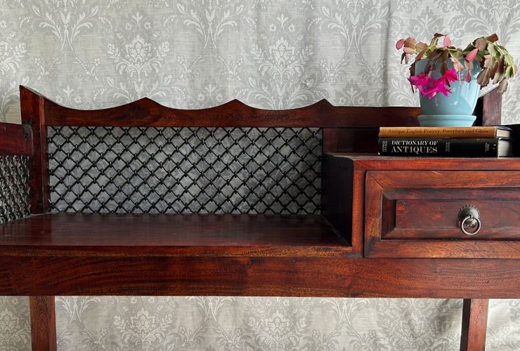 Blog featured Vintage vs Antiques